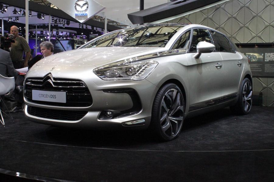  Citroen DS5 2012 года  (фото 99 из 182)